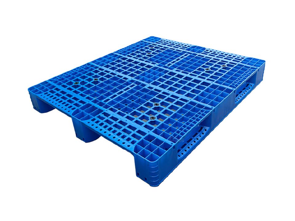1311 open deck 3-runner plastic pallet