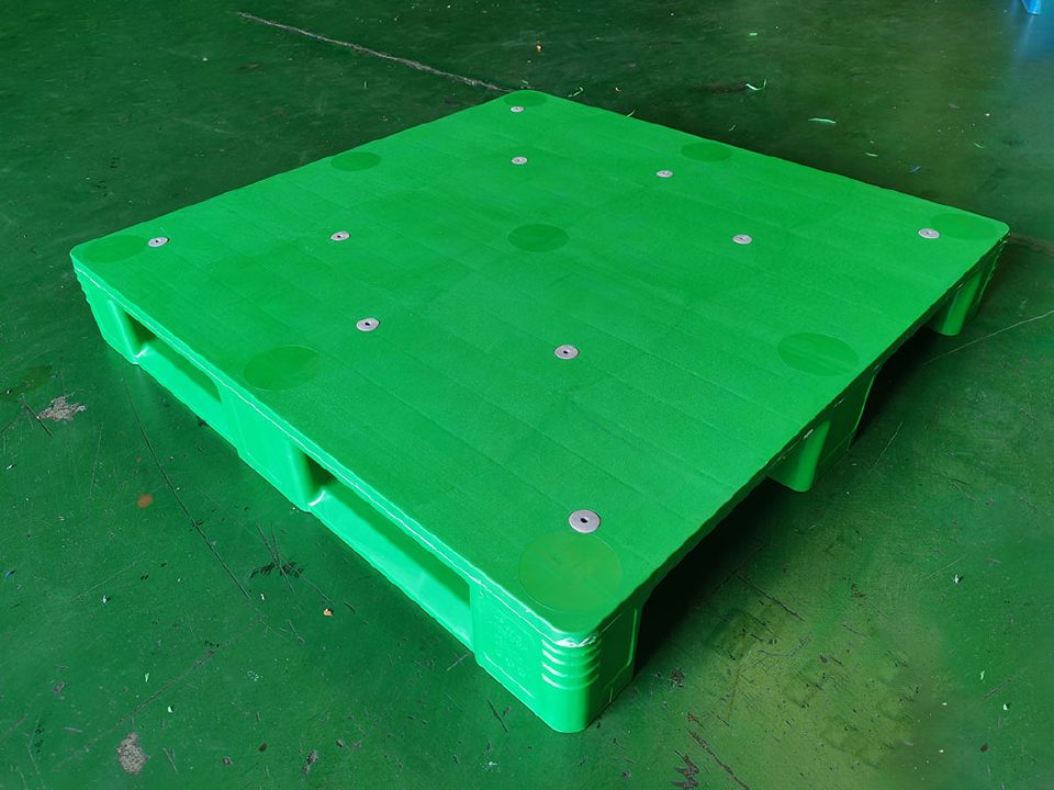 1210 food & medical plastic pallet showcase 3